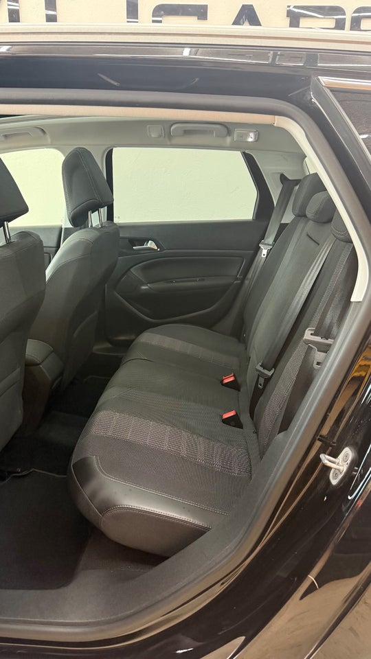Peugeot 308 1,2 e-THP 130 Allure Sky SW 5d