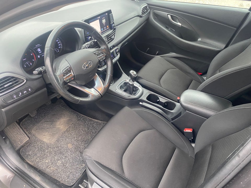 Hyundai i30 1,6 CRDi 110 Premium 5d