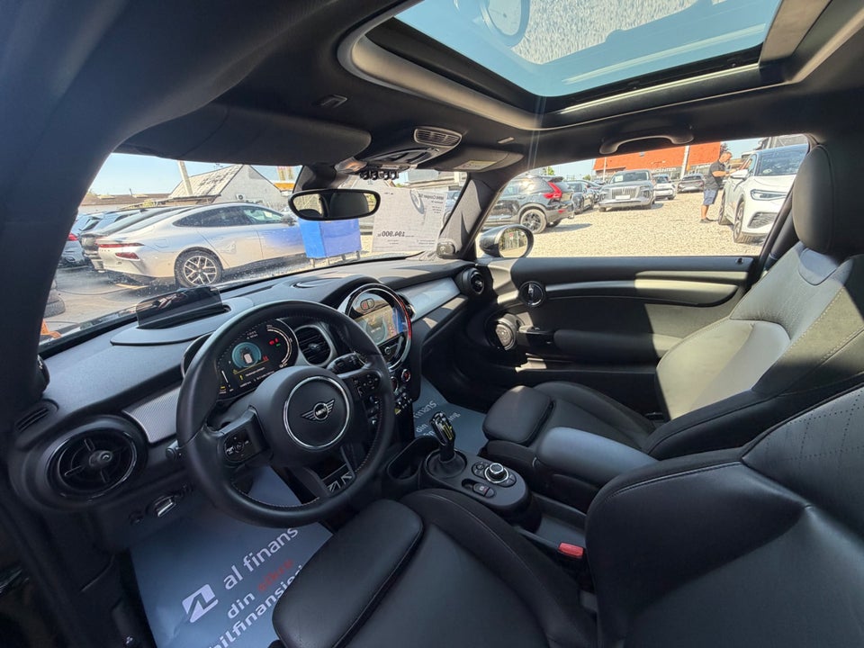 MINI Cooper SE Maximise 3d