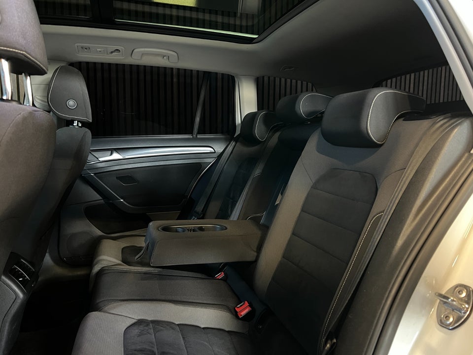 VW Golf VII 2,0 TDi 150 Highline Variant BMT 5d