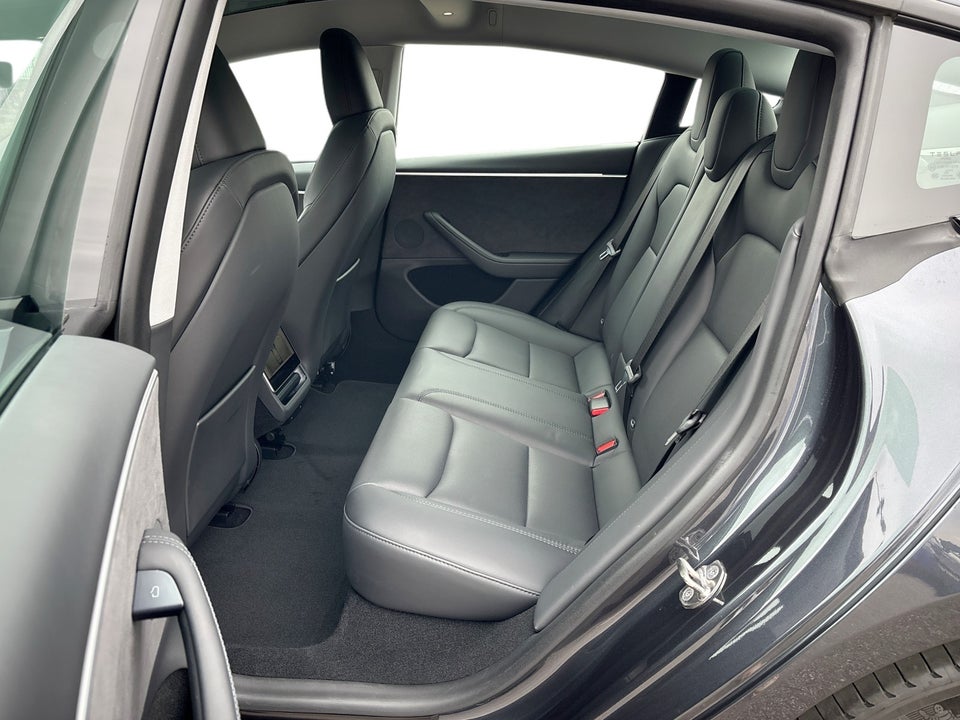 Tesla Model 3 Long Range AWD 4d