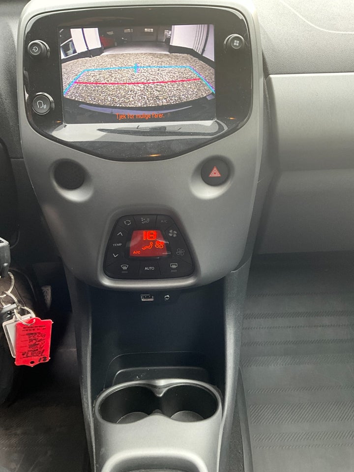 Toyota Aygo 1,0 VVT-i x-pose x-shift 5d