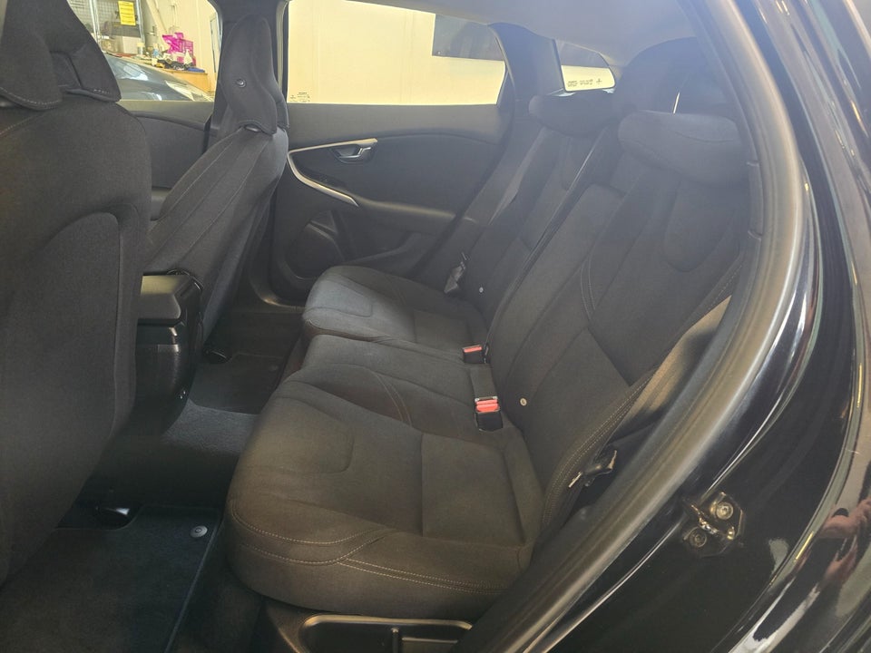 Volvo V40 1,6 D2 115 Kinetic 5d