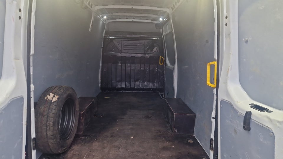 Iveco Daily 3,0 35S18 12m³ Van AG8