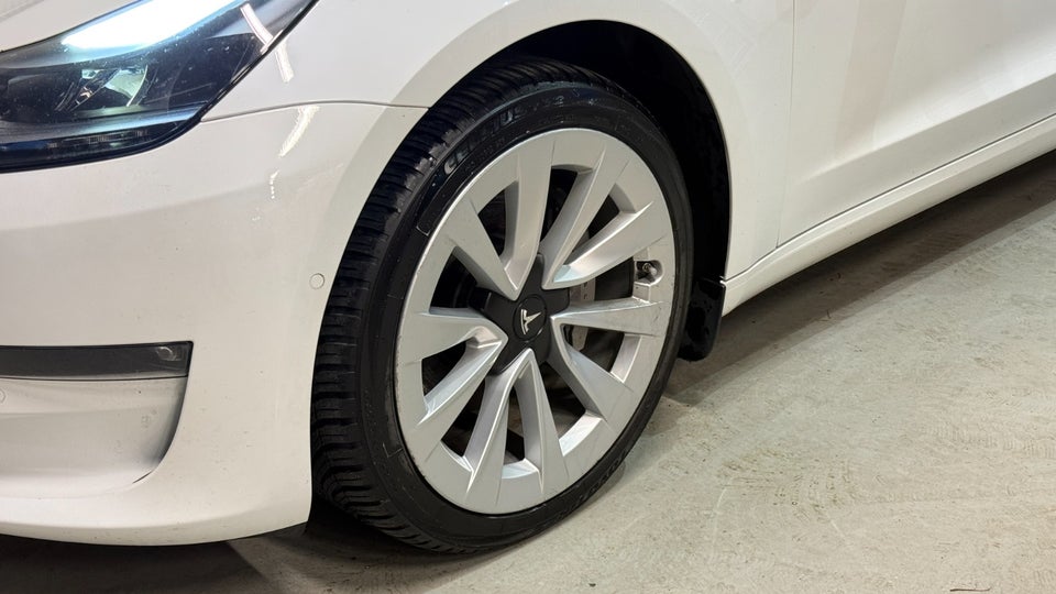Tesla Model 3 Long Range AWD 4d