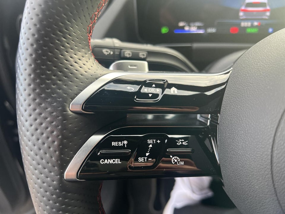 Mercedes EQA300 AMG Line 4Matic 5d