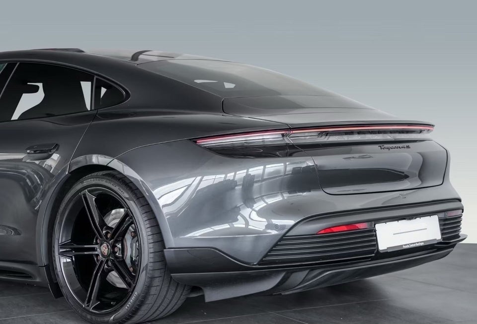 Porsche Taycan 4S Performance+ 4d
