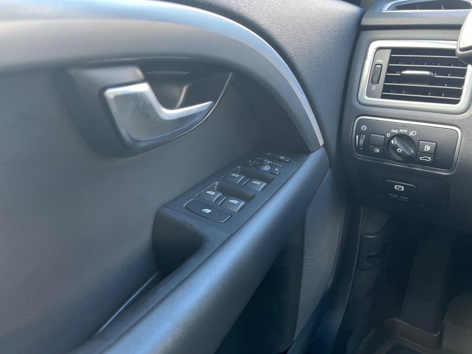 Volvo S80 2,0 T5 240 Momentum aut. 4d