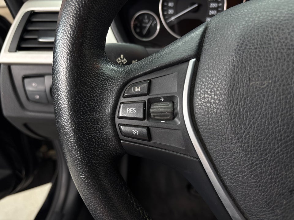BMW 320d 2,0 Touring Luxury Line aut. 5d