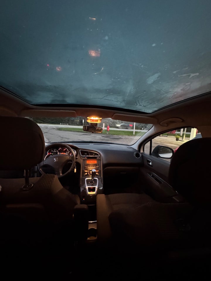 Peugeot 5008 1,6 HDi 110 Premium aut. 7prs 5d