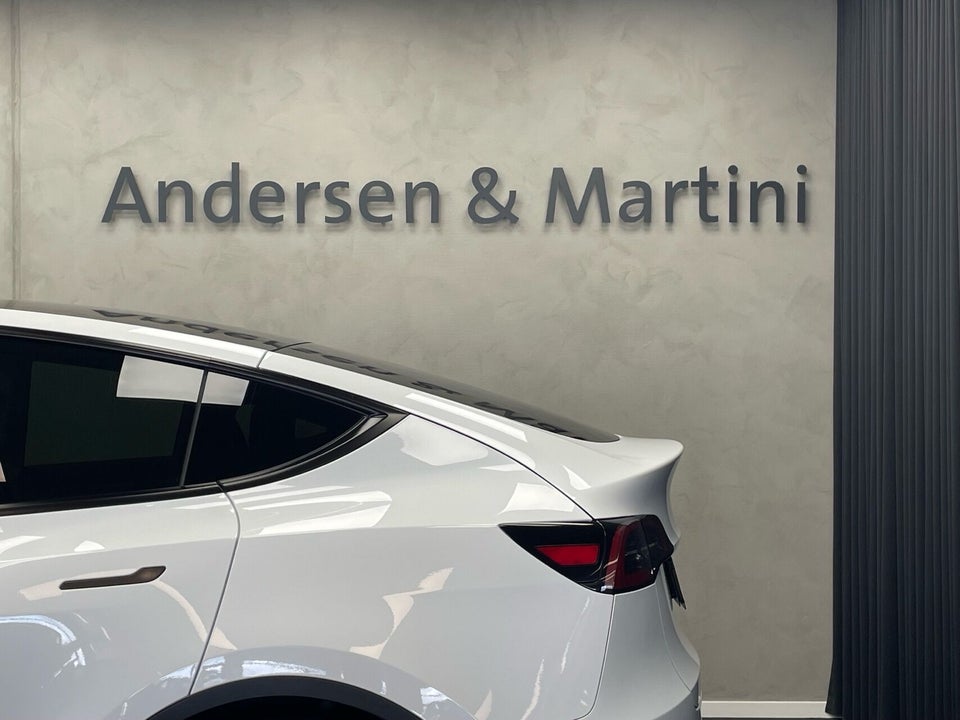 Tesla Model Y Long Range AWD 5d