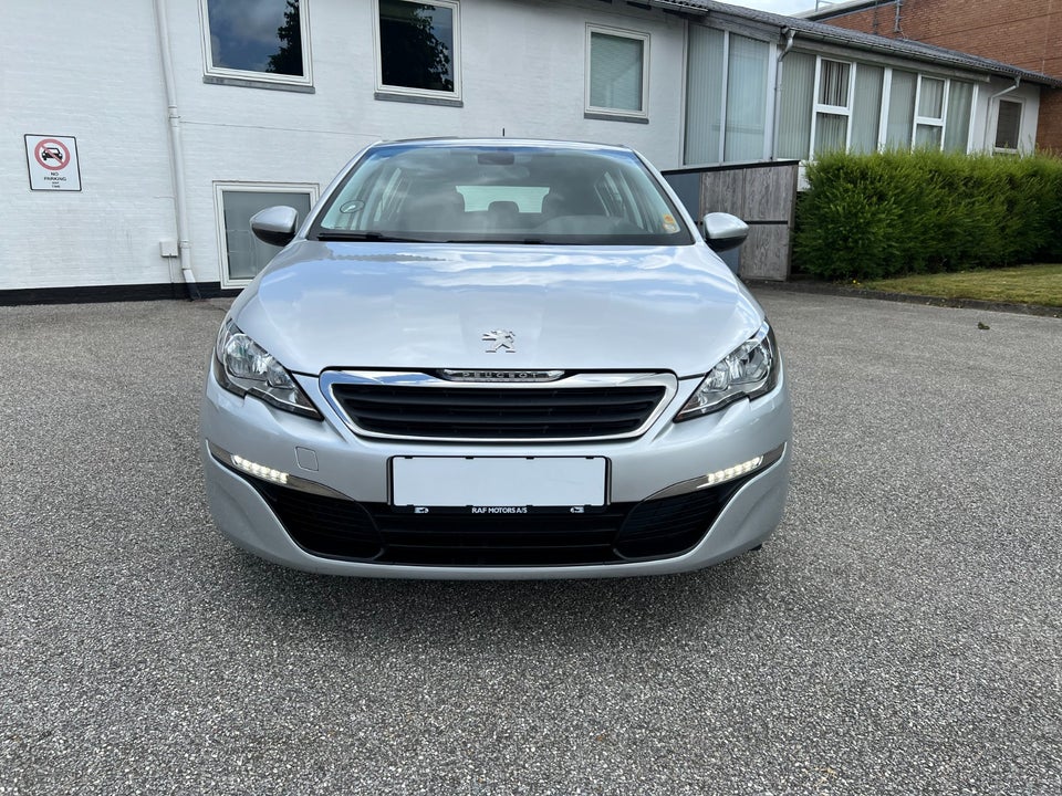 Peugeot 308 1,2 e-THP 110 Active 5d