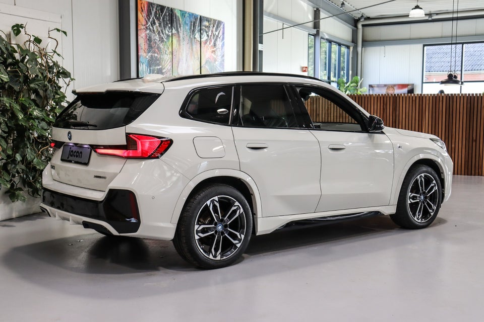 BMW iX1 xDrive30 Fully Charged M-Sport 5d