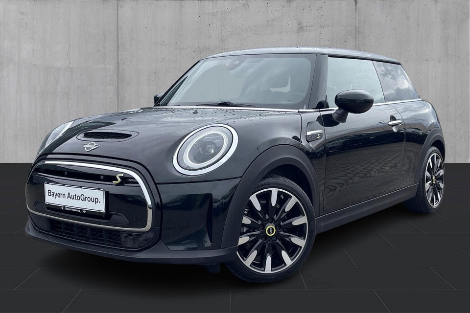 MINI Cooper SE Essential 3d