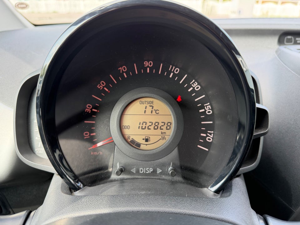 Toyota Aygo 1,0 VVT-i x-play x-touch 5d