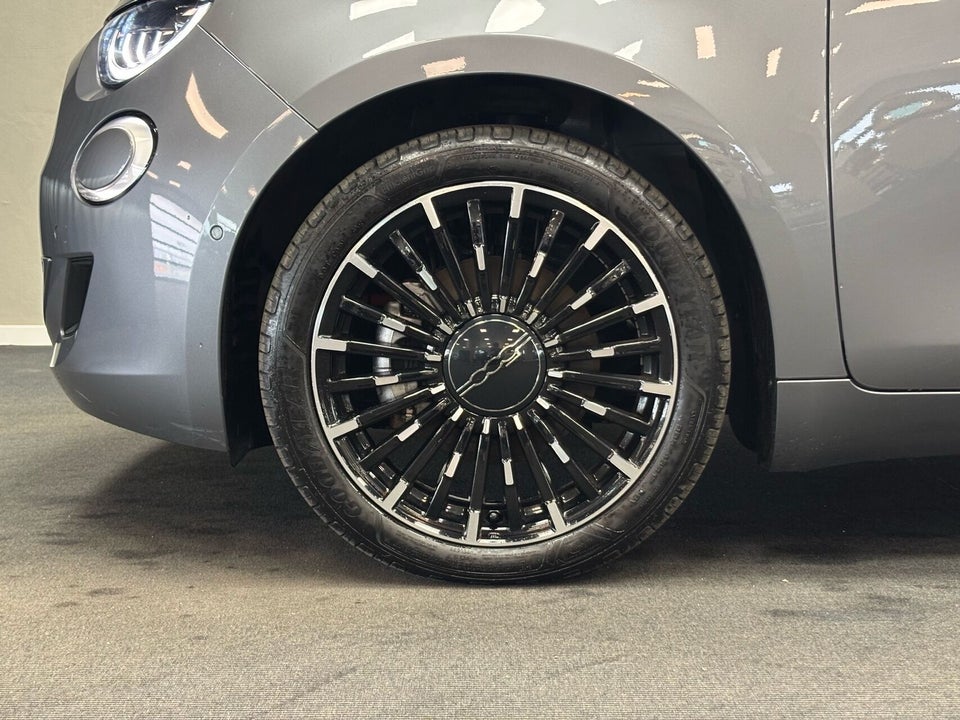Fiat 500e 42 la Prima 3+1 4d