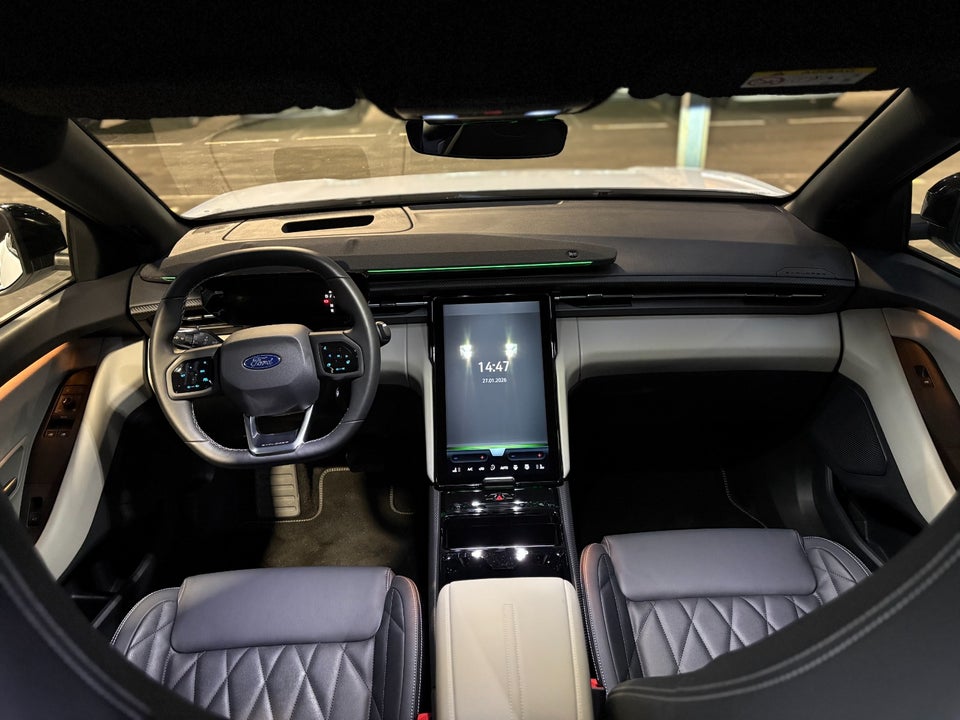 Ford Explorer 77 Premium Extended Range 5d