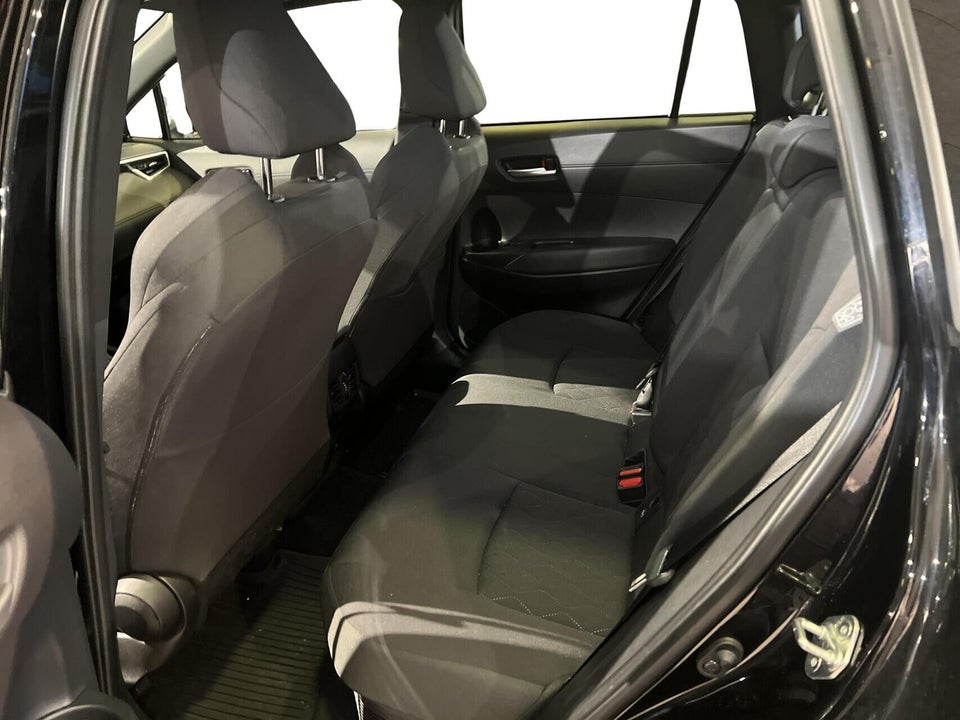 Toyota Corolla Cross 2,0 Hybrid Style Comfort CVT 5d