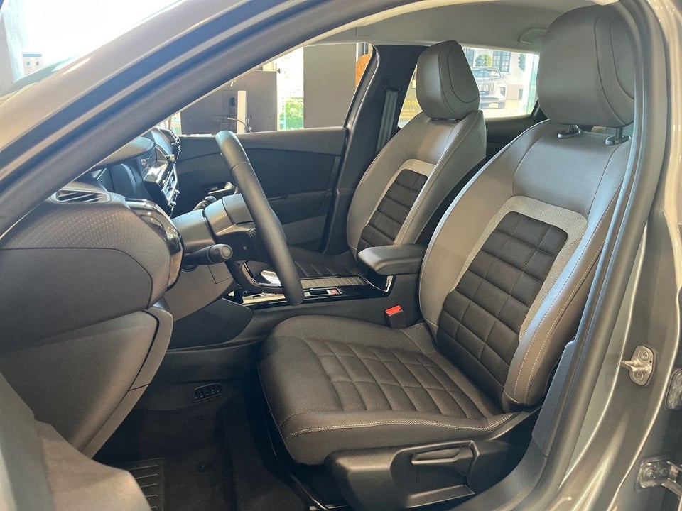 Citroën ë-C4 X 50 Plus 4d