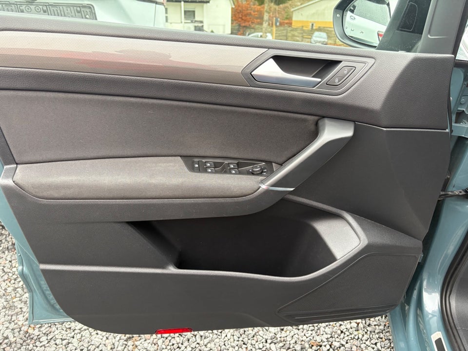 VW Touran 1,6 TDi 115 IQ.Drive 7prs 5d