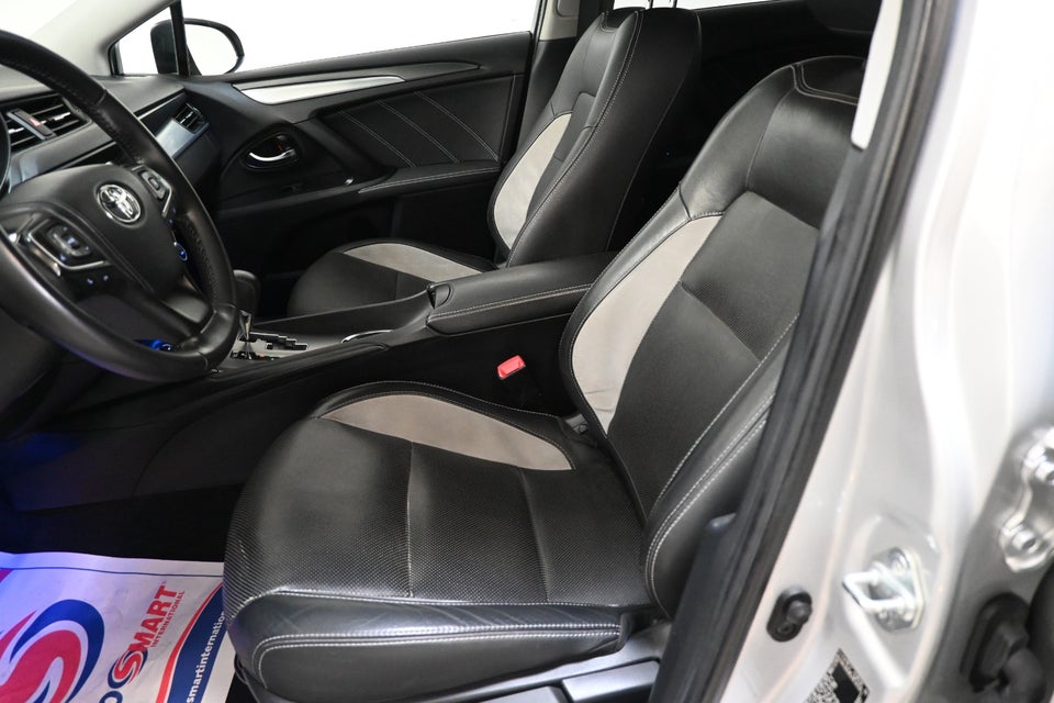 Toyota Avensis 1,8 VVT-i T2 Selected Touring Sports MDS 5d