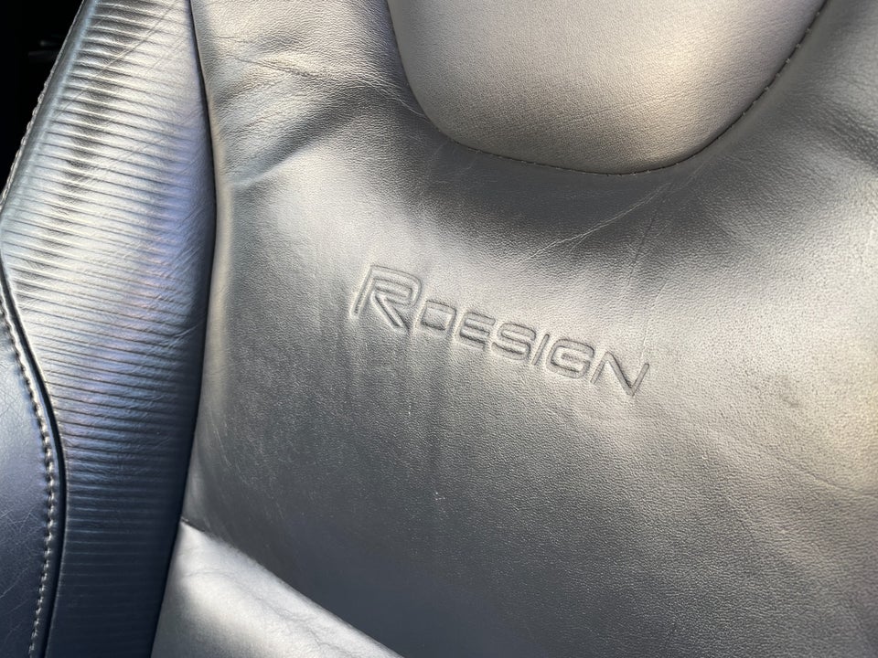 Volvo XC60 2,4 D4 163 R-Design aut. AWD 5d