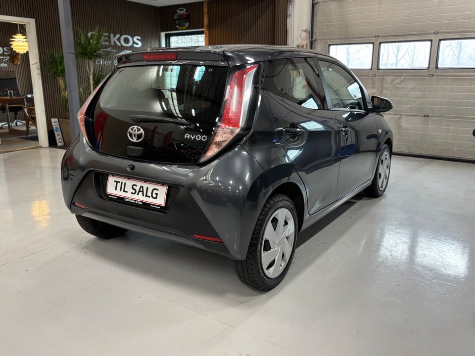 Toyota Aygo 1,0 VVT-i x-play 5d