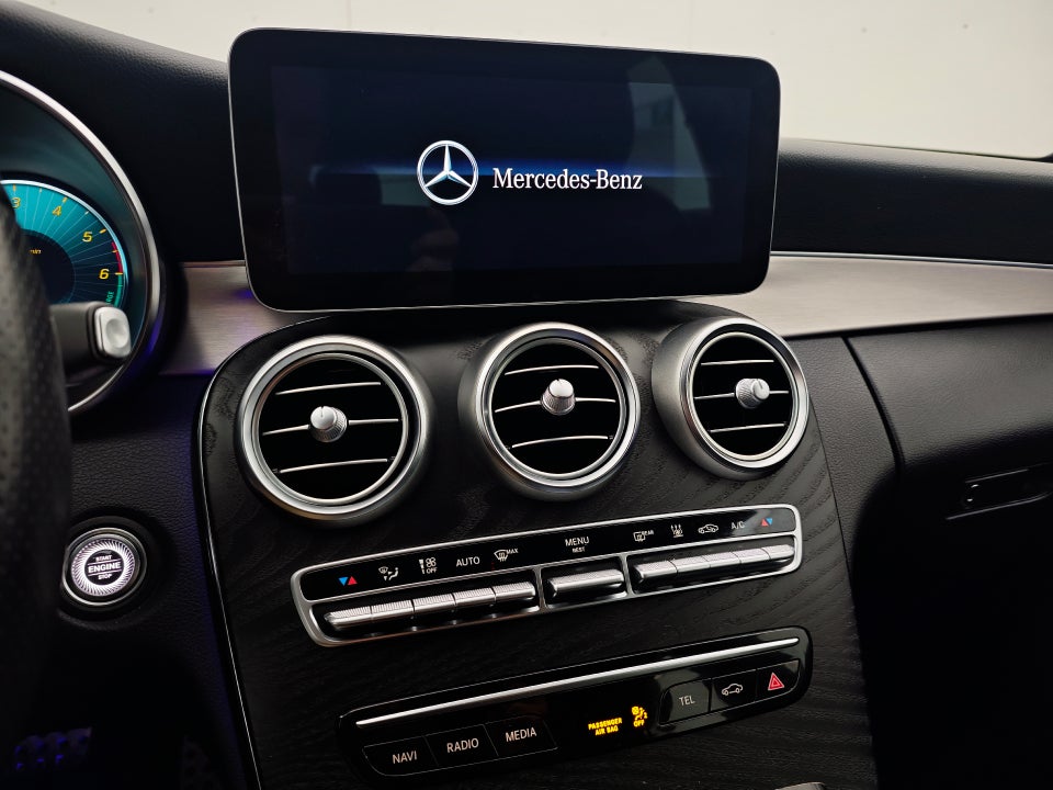 Mercedes C300 de 2,0 AMG Line stc. aut. 5d