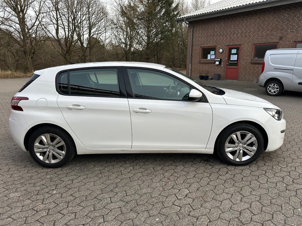 Peugeot 308 1,2 VTi 82 Active 5d
