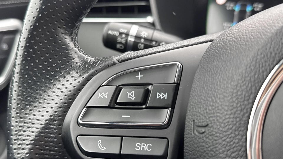 MG Marvel R Luxury 5d