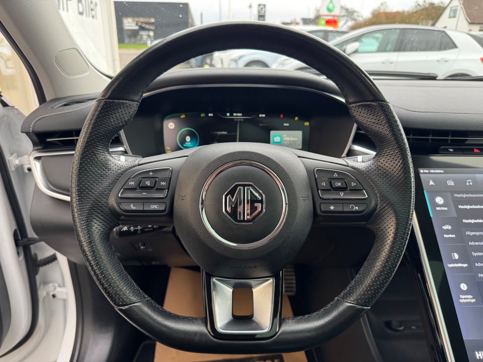 MG Marvel R Luxury 5d