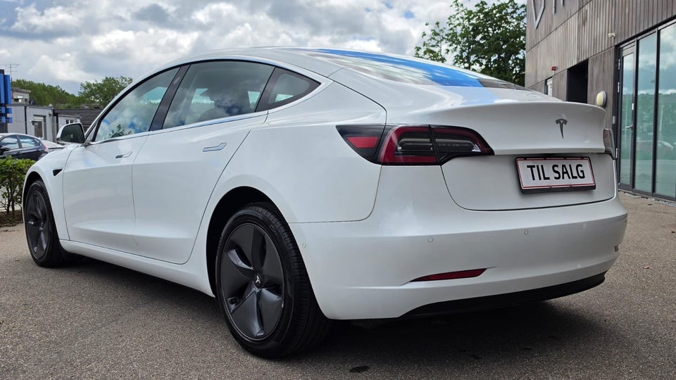 Tesla Model 3 Long Range AWD 4d