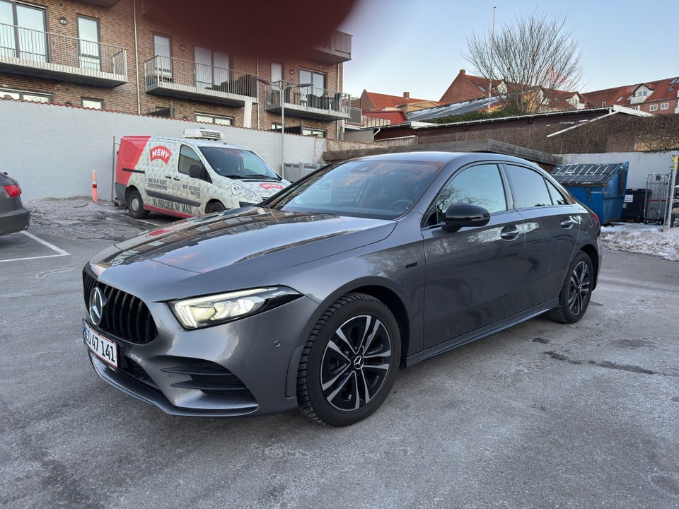 Mercedes A250 e 1,3 AMG Line Night Edition aut. 4d