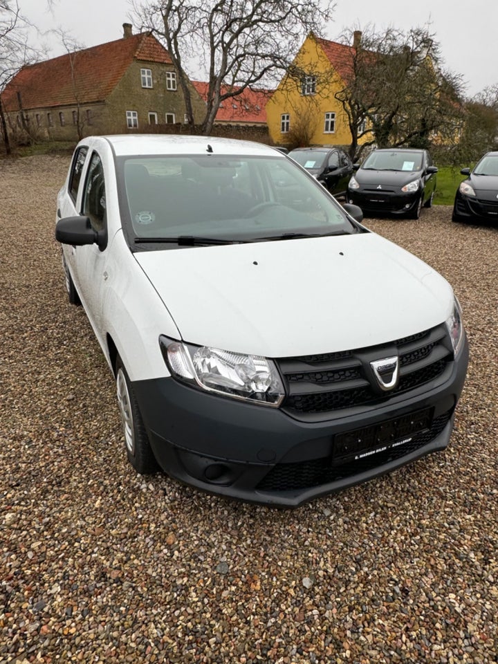 Dacia Sandero 1,2 16V Base 5d