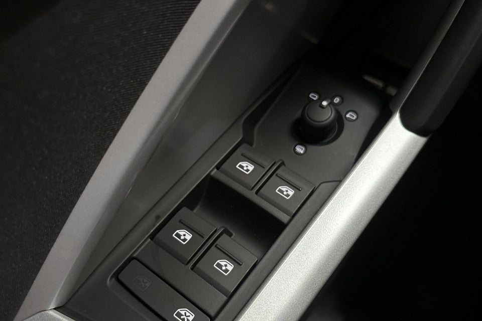 Audi Q3 45 TFSi e Attitude plus S-tr. 5d