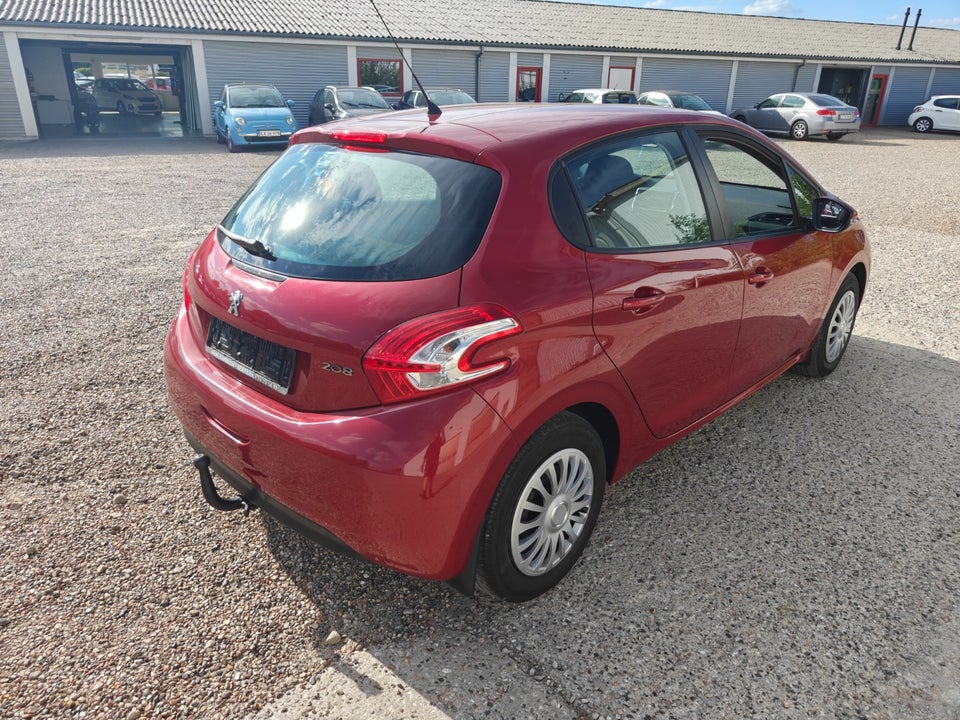 Peugeot 208 1,2 VTi Urban 5d
