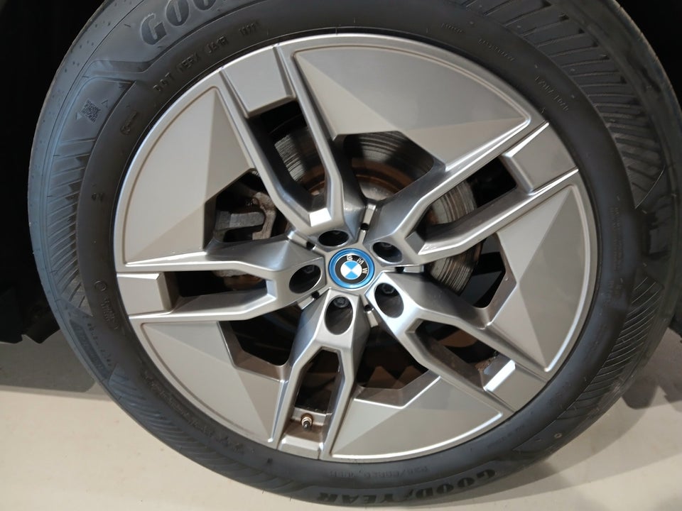 BMW iX xDrive40 Fully Charged 5d