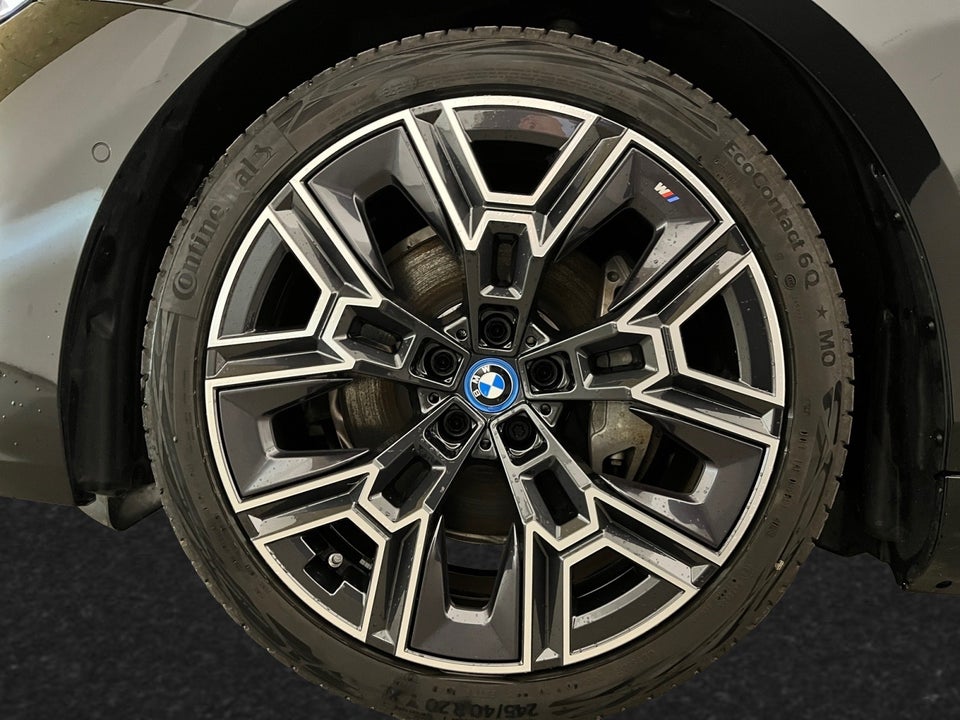 BMW i5 eDrive40 Fully Charged 4d