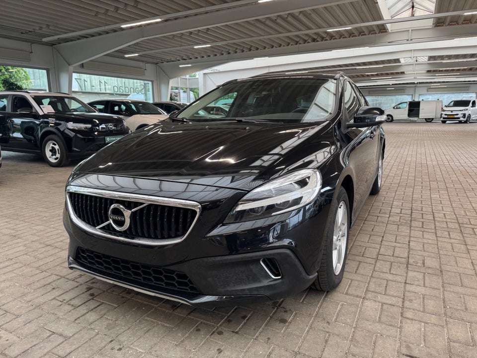 Volvo V40 CC 1,5 T3 152 Momentum aut. 5d