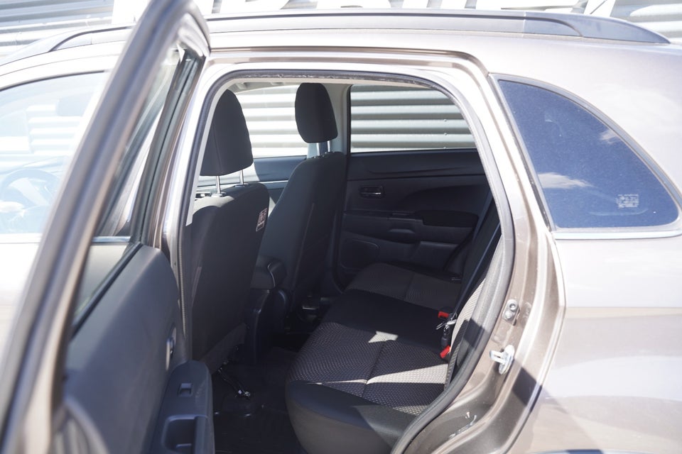 Mitsubishi ASX 1,6 Invite 5d