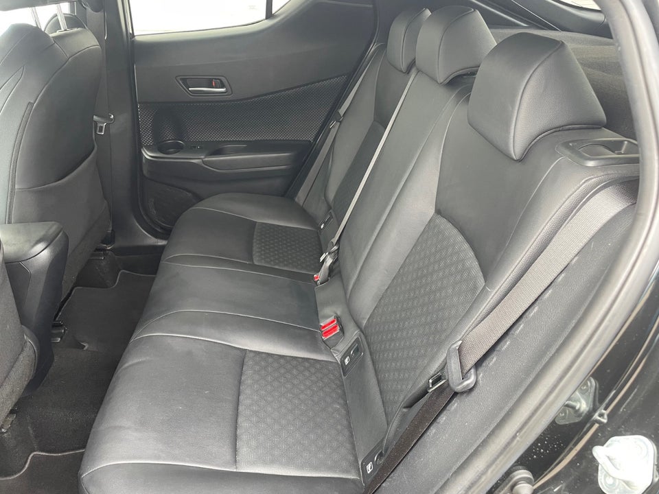 Toyota C-HR 1,8 Hybrid C-LUB Premium Selected CVT 5d