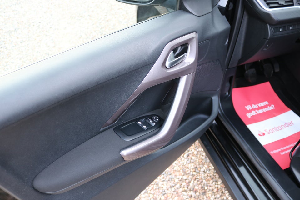 Peugeot 2008 1,2 VTi 82 Motion+ 5d