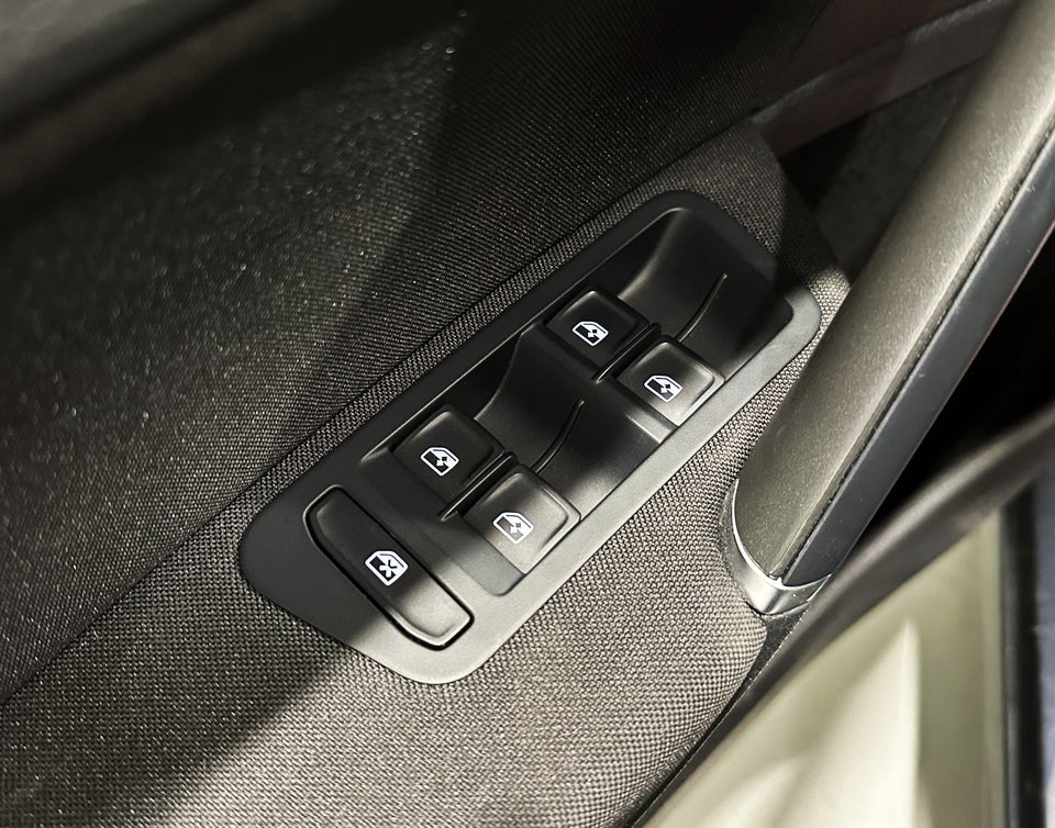 VW Golf VII 1,5 TSi 130 Comfortline 5d