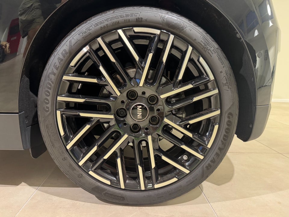 MINI Cooper SE Favoured Trim M 3d