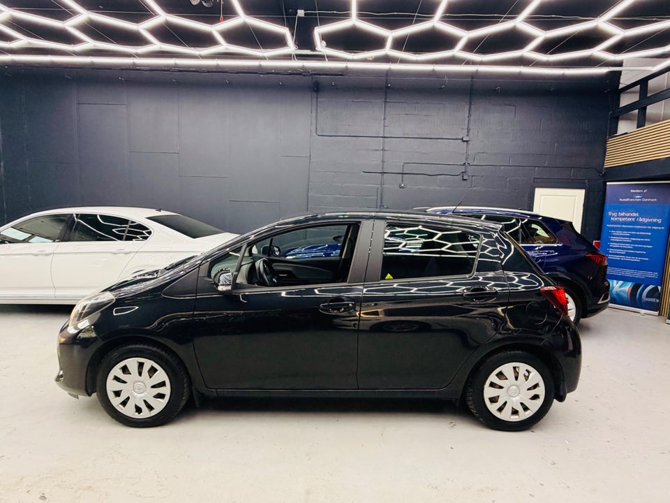 Toyota Yaris 1,0 VVT-i T2 5d