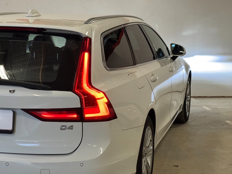 Volvo V90 2,0 D4 190 Momentum aut. 5d