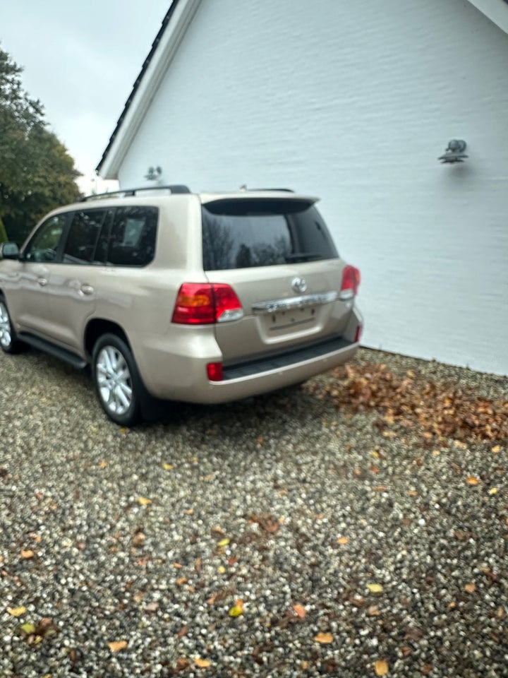 Toyota Land Cruiser 4,5 V8 D-4D T3 aut. Van 5d