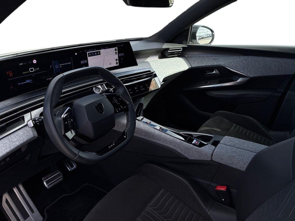 Peugeot e-3008 77 GT Pack 5d