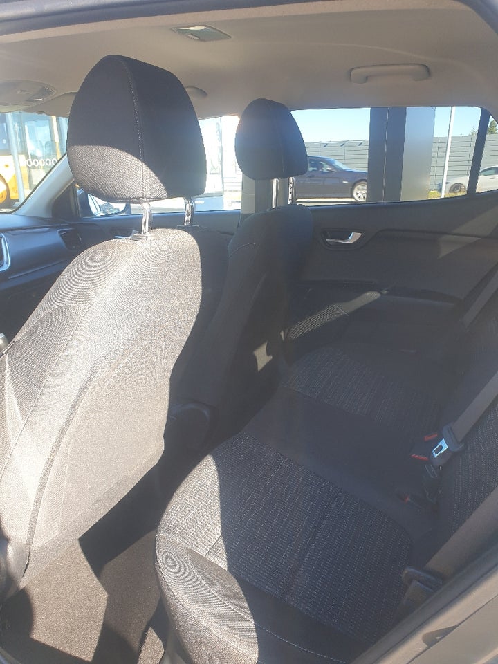 Kia Stonic 1,0 T-GDi Advance Intro 5d