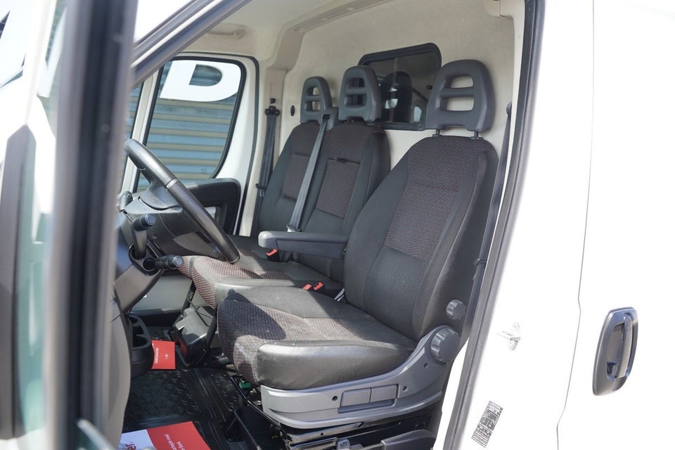 Peugeot Boxer 333 2,0 BlueHDi 130 L3H2 Premium